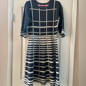 Liz Claiborne black and white sweater dress‎ size M
